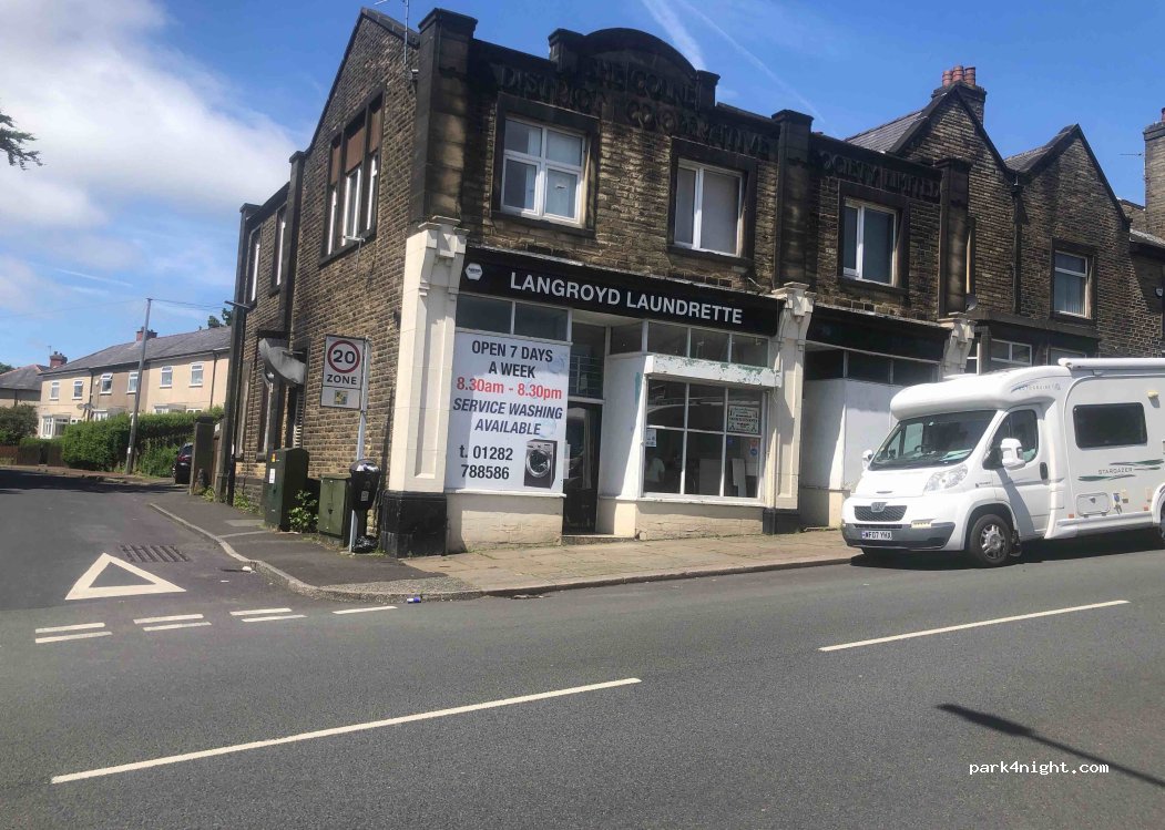 (BB8 9EJ) Colne - 73 - 75 Langroyd Road — foto 4