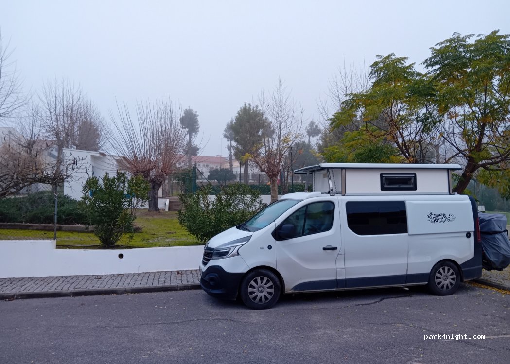 (7480) Avis - 33 Rua 1º de Maio — foto