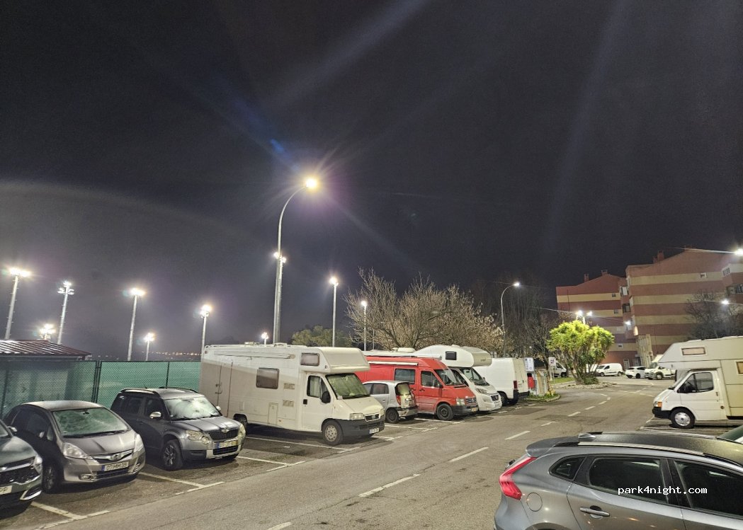 (2700) Amadora - 17A Rua Tenente Gouveia — foto
