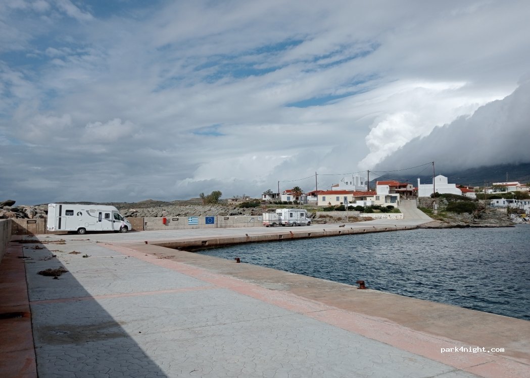 (230 53) Profitis Ilias - Unnamed Road — foto