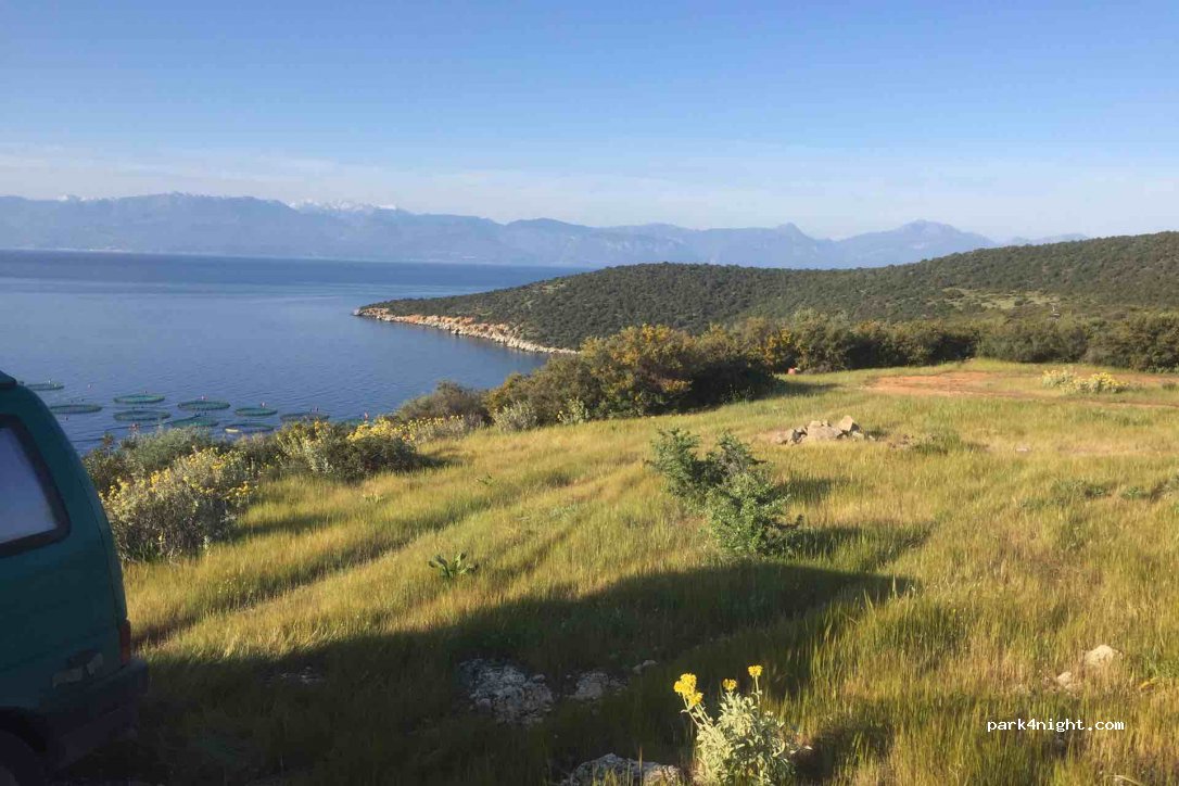 (330 52) Galaxidi - Unnamed Road — foto
