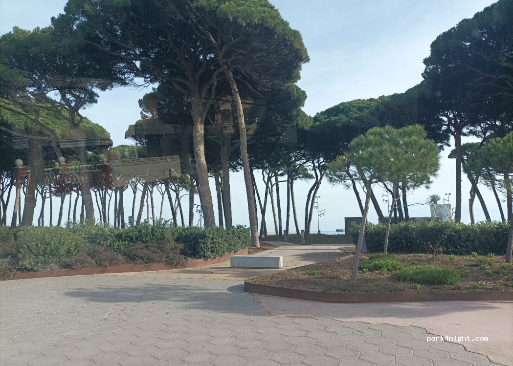 (43481) Platja de la Pineda - 98 Passeig de Pau Casals — foto