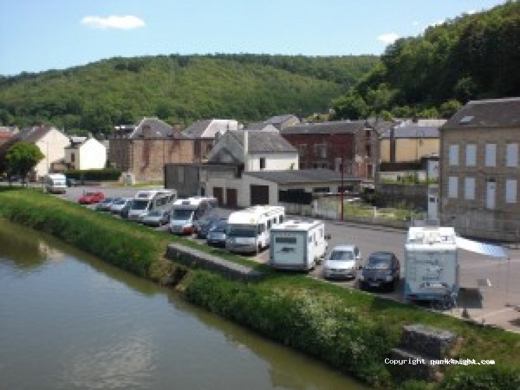 (08120) Bogny-sur-Meuse - 26 Rue de la Meuse — foto