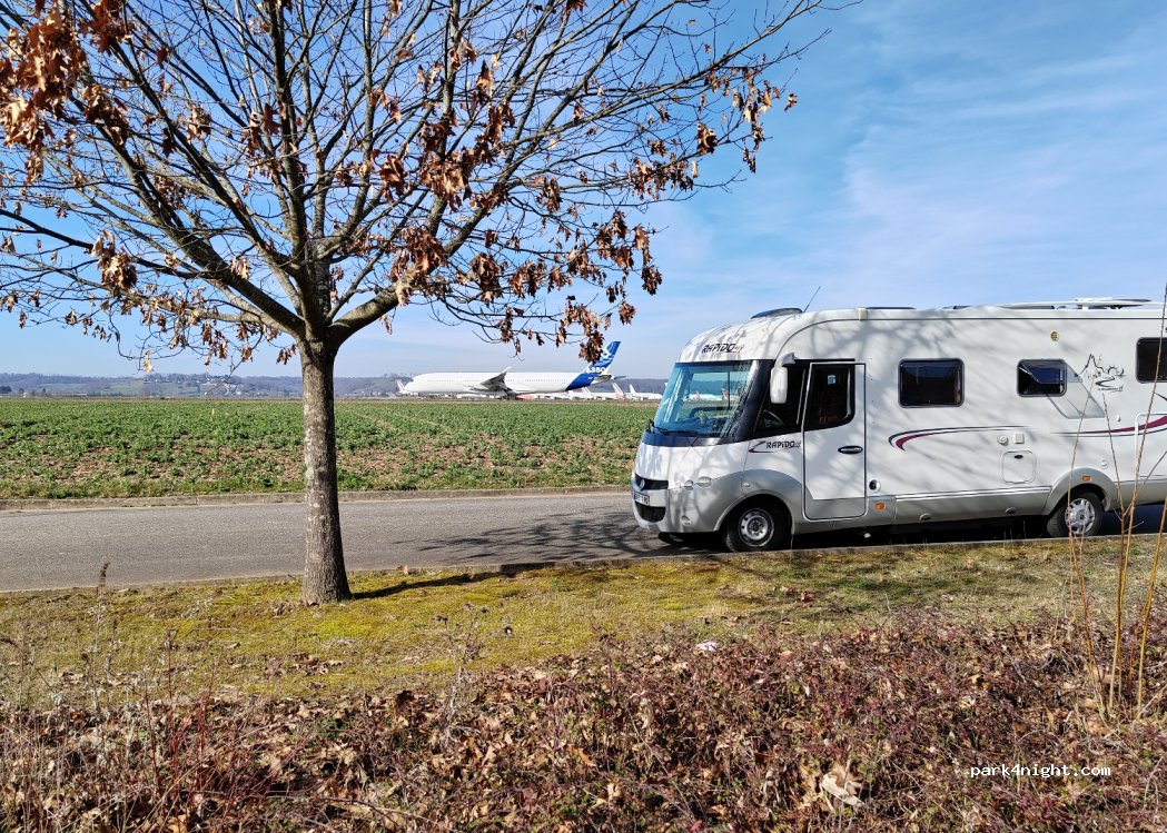 (65290) Louey - Unnamed Road — foto