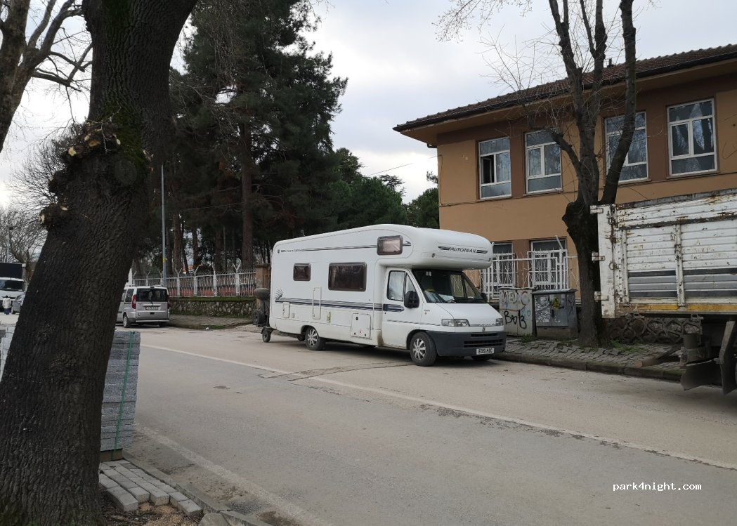 (16400) İnegöl - 4 Kuğulu Park Sokak — foto