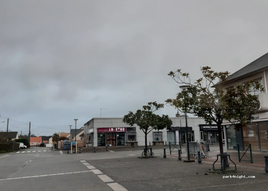 (72230) Mulsanne - 7 Place Jean Moulin — foto