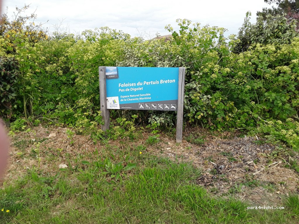 (17137) Nieul-sur-Mer - Unnamed Road — foto