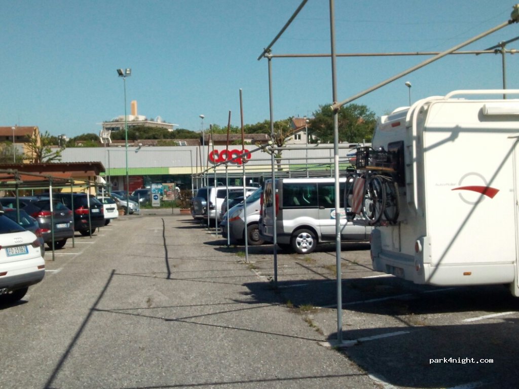 (47842) Cattolica - 4 Via Torconca — foto