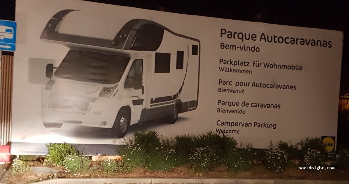 Aparcamiento Clientes Supermercado Lidl — foto 2