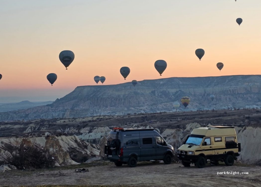 (50130) Göreme - Unnamed Road — foto