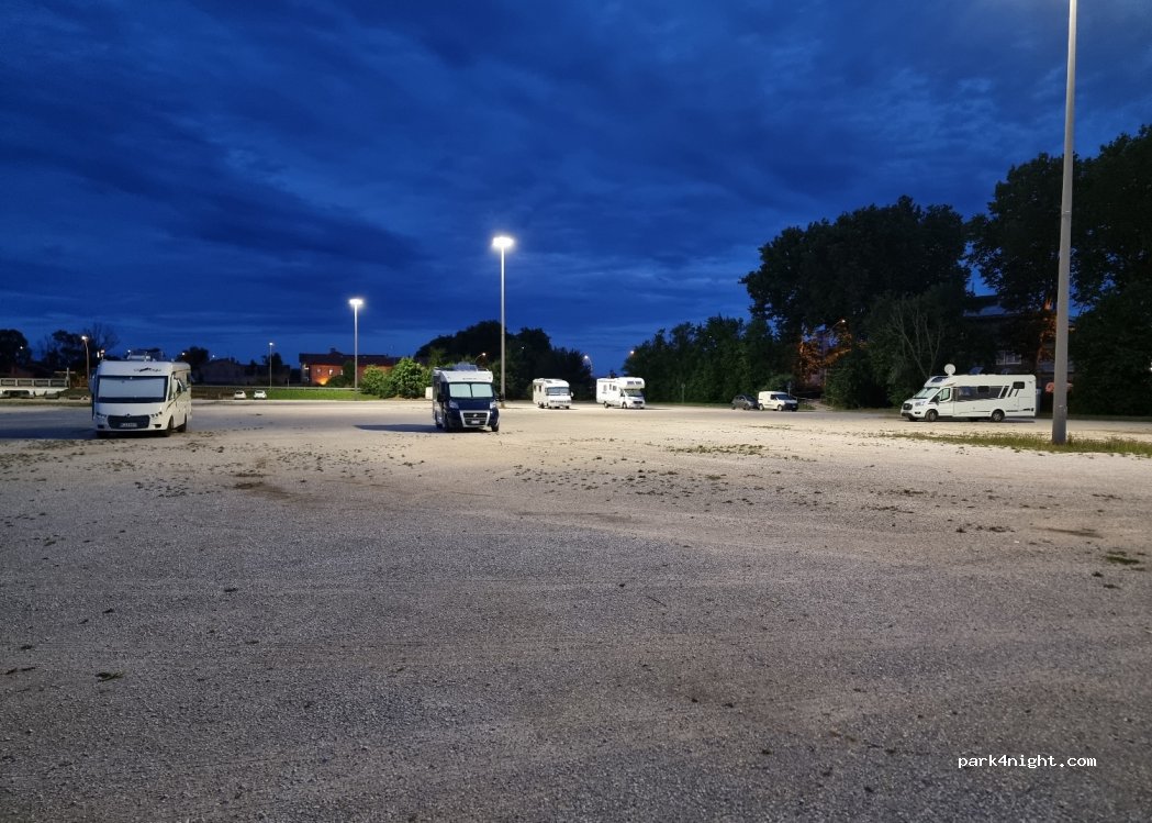 (30021) Caorle - Via Franco Gallini — foto 4