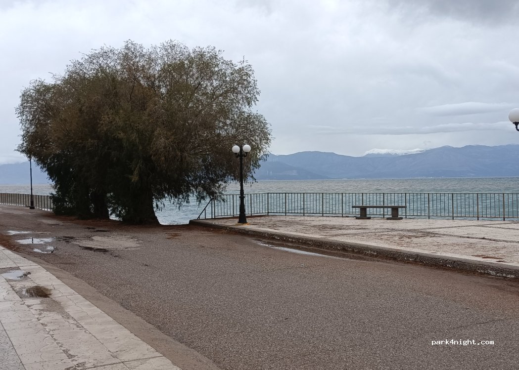 (250 03) Diakopto - Unnamed Road — foto