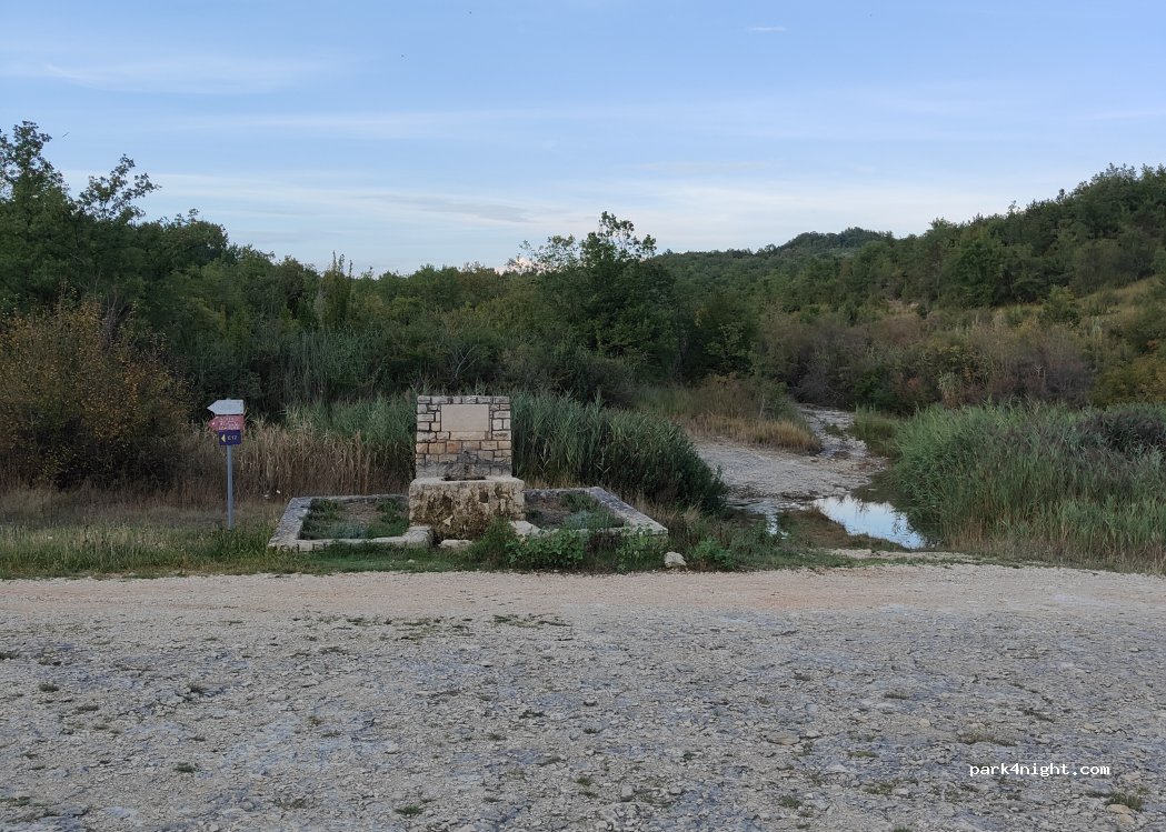 (52474) Nova Vas - Unnamed Road — foto 2