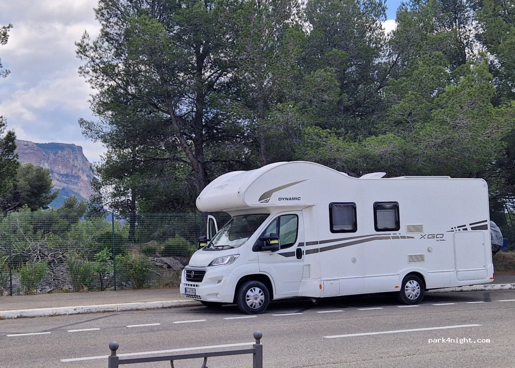 (13260) Cassis - Avenue des Carriers — foto 5