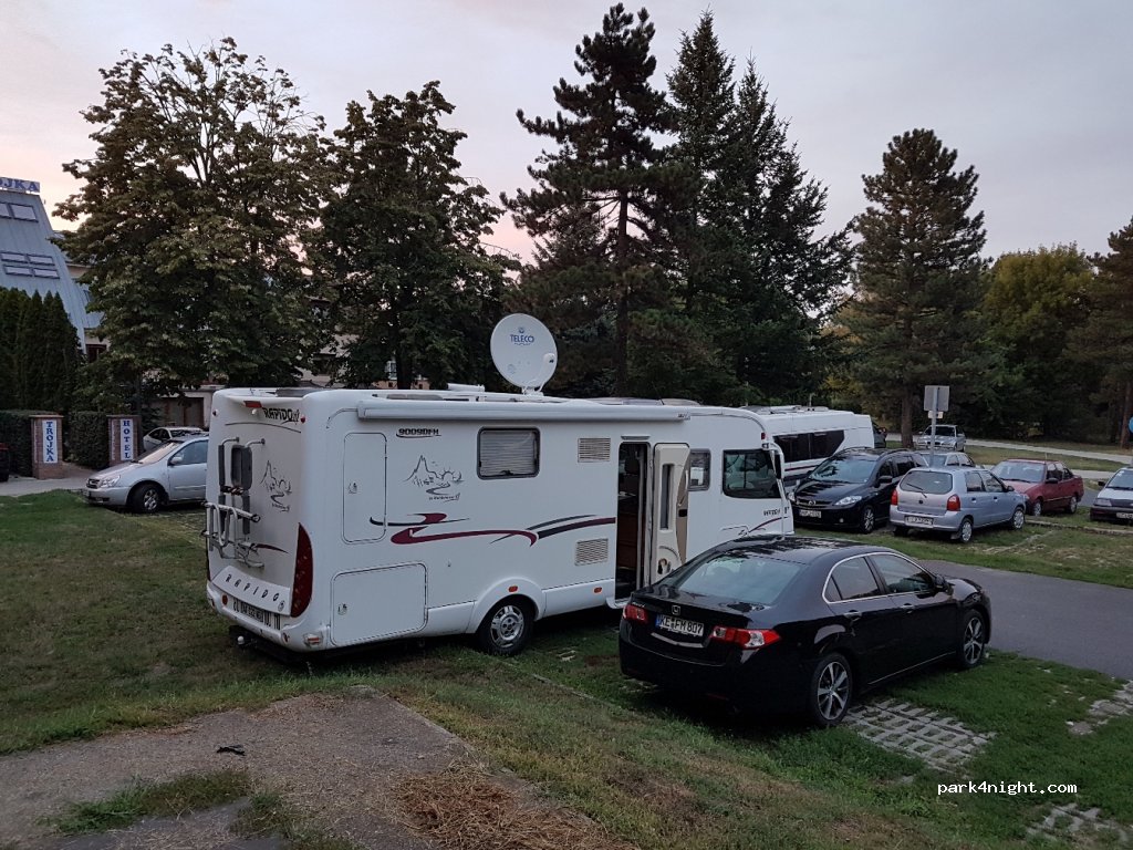 (5000) Szolnok - 2 Tiszaligeti sétány — foto 3