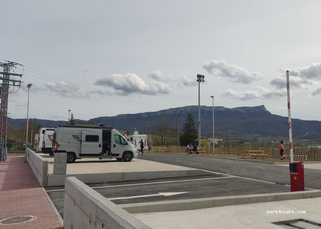 (01250) Araia - 4 Calle Ilarduibide — foto