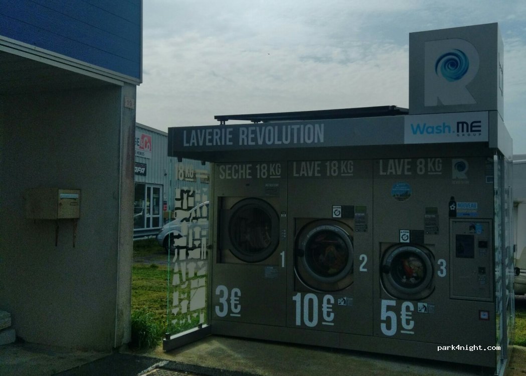 (17150) Saint-Bonnet-sur-Gironde - 19 rue de la mairie — foto