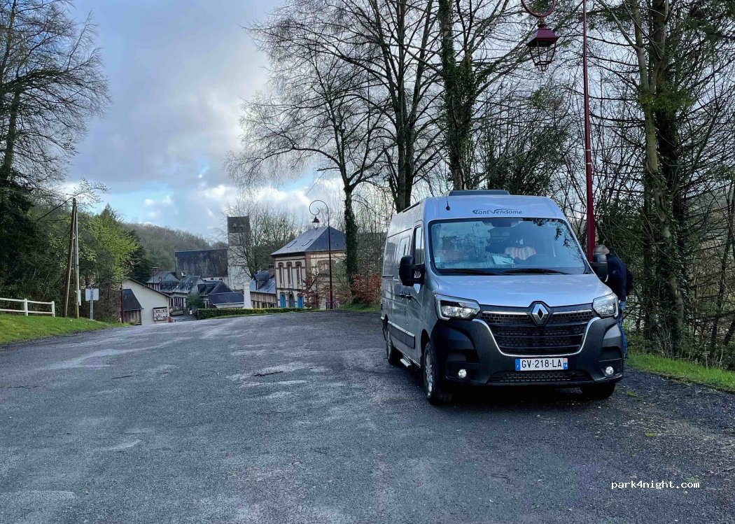 (27210) Fort-Moville - 1 Le Village — foto