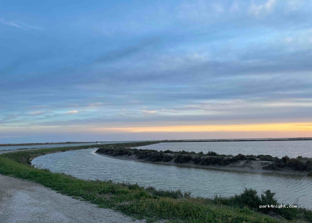 (13129) Arles - Route de la Mer — foto
