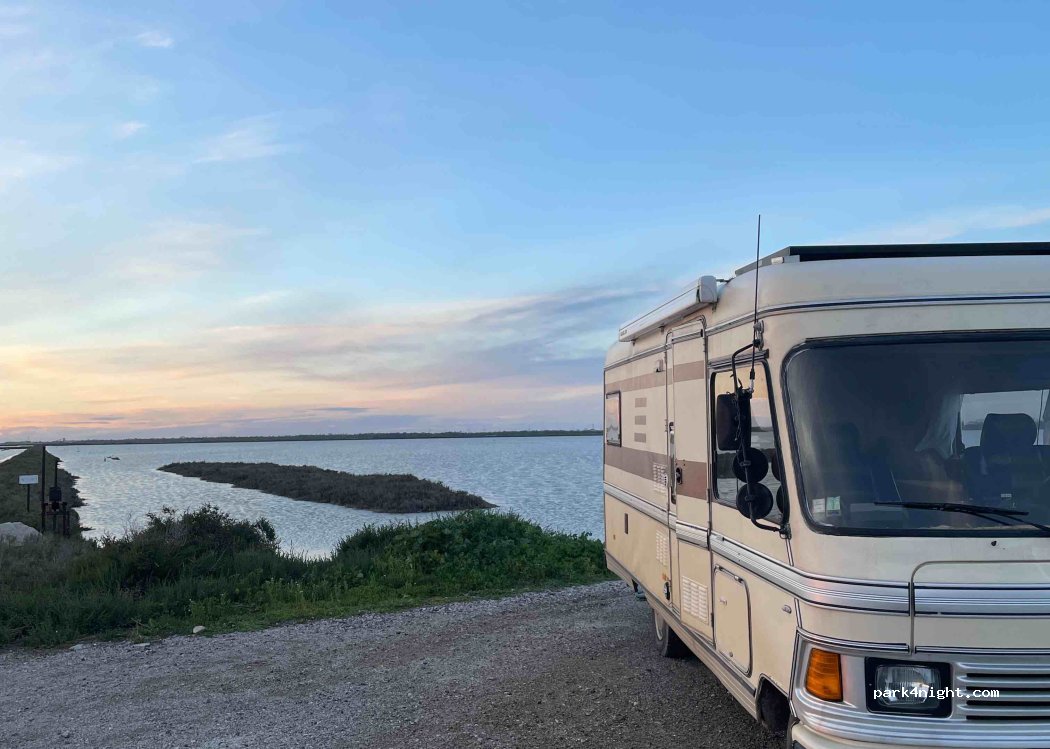 (13129) Arles - Route de la Mer — foto 2