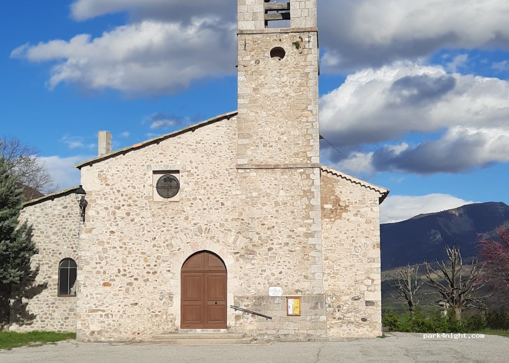 (04200) Valernes - 137 Place Sainte Marie Madeleine — foto 2