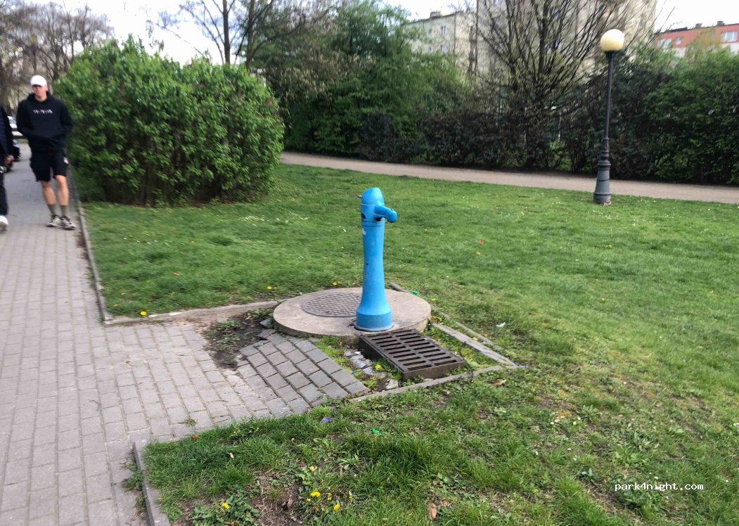 (98-300) Wieluń - 7 Reformacka — foto