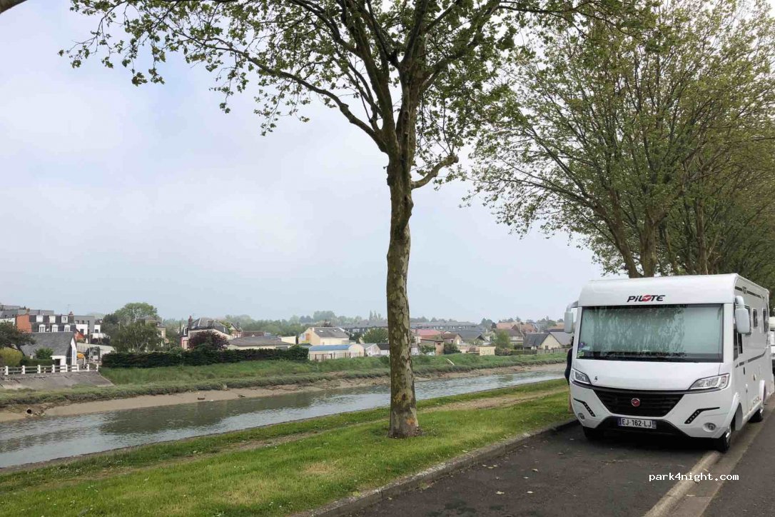 (14800) Deauville - 11 Boulevard Eugène Boudin — foto