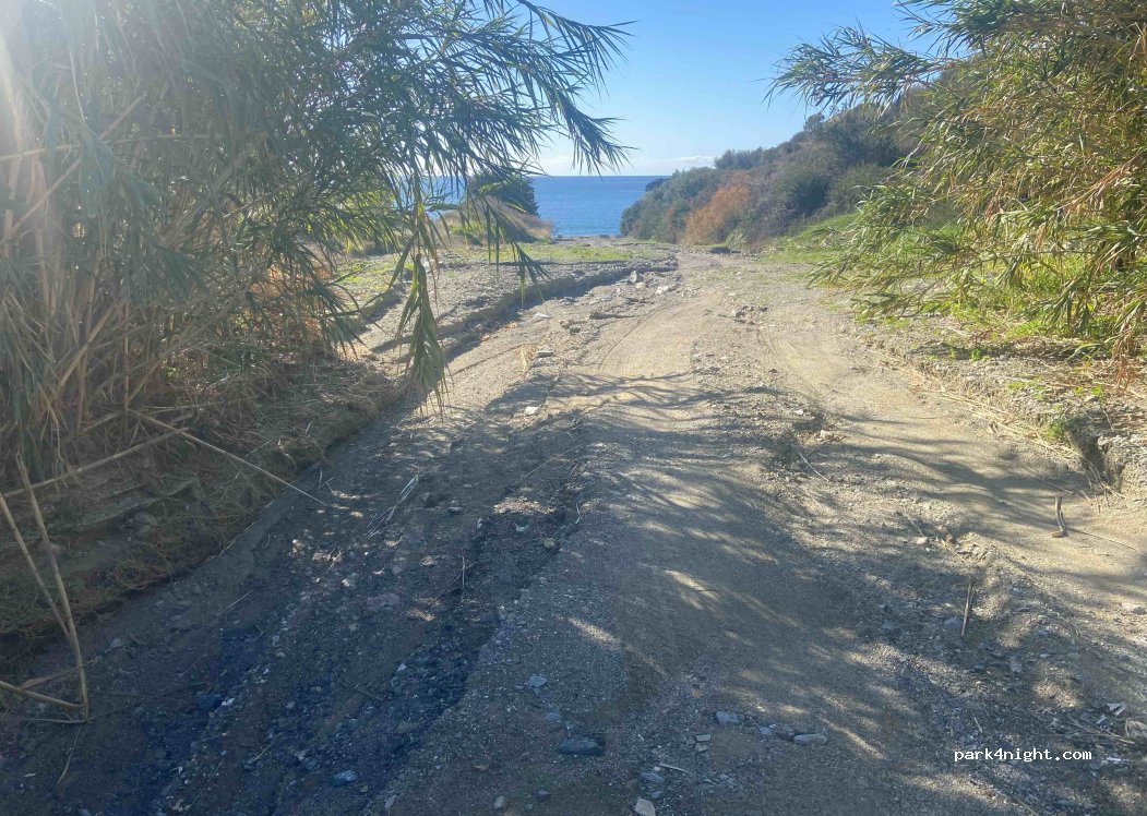 (704 00) Kali Limenes - Unnamed Road — foto