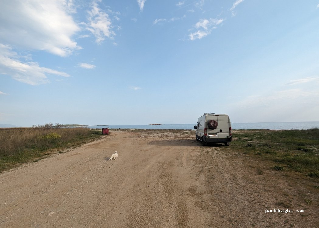 (670 63) Egiros - Unnamed road — foto