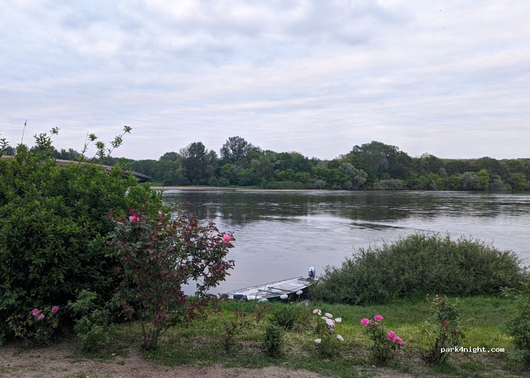 (18300) Saint-Satur - 1-17 Quai de Loire Hervé Mhun — foto
