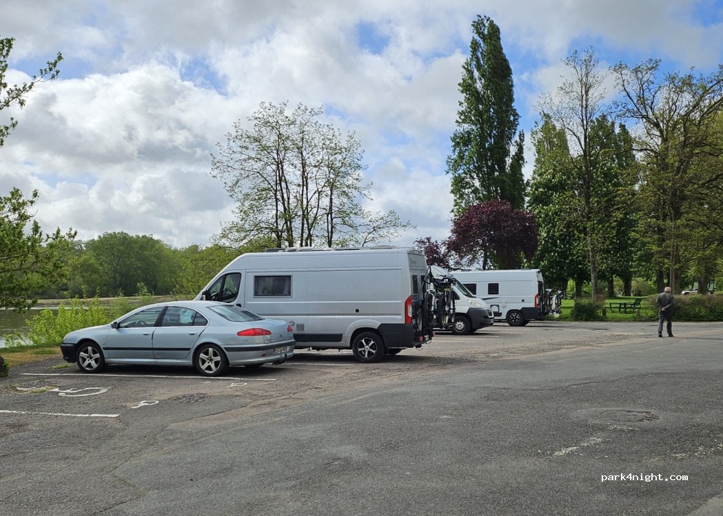 (58400) La Charité-sur-Loire - 4 Quai Leopold Sedar Senghor — foto
