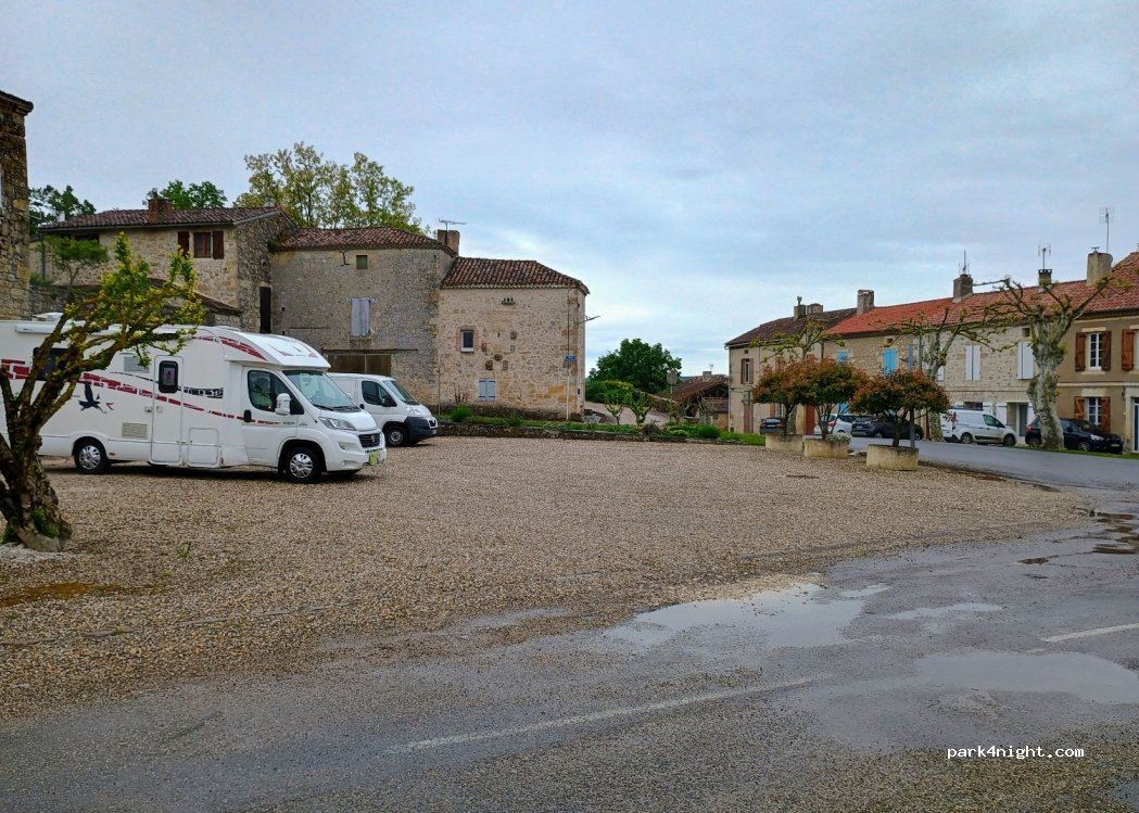 (32480) Ligardes - Unnamed Road — foto 2