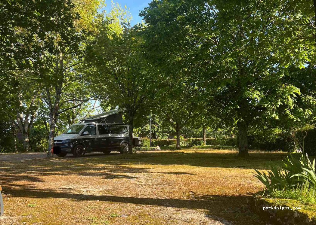 (64330) Claracq - 1 Place des Erables — foto