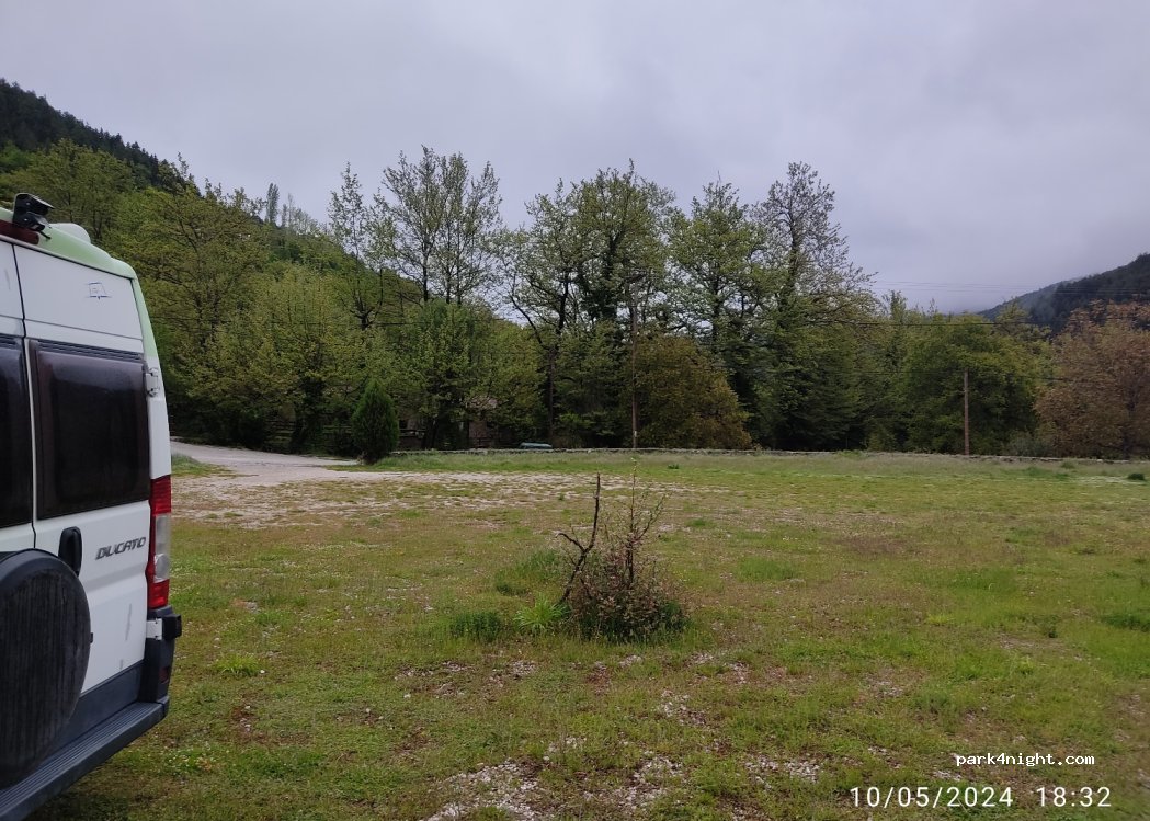 (250 06) Zarouchla - Unnamed Road — foto