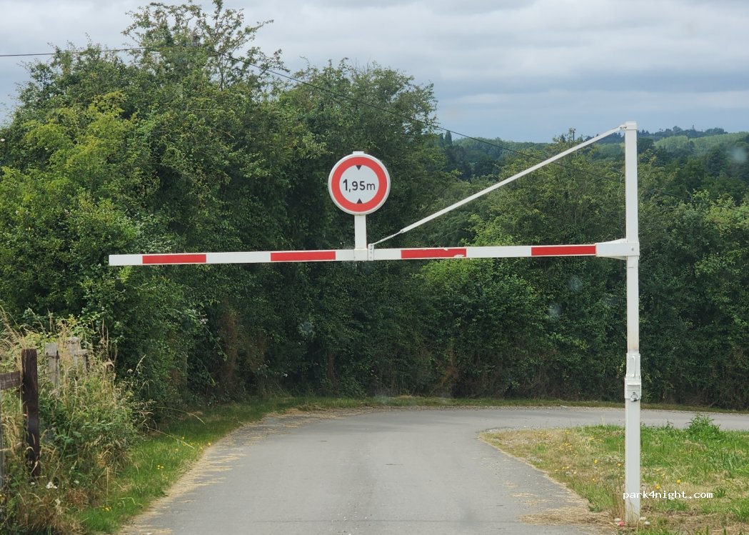 (61300) L'Aigle - Unnamed Road — foto 3
