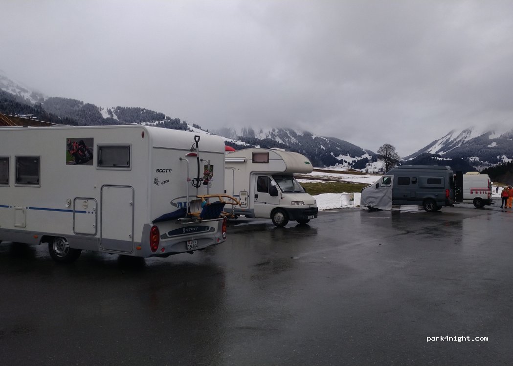 Aire de camping-car Leysin — foto 3