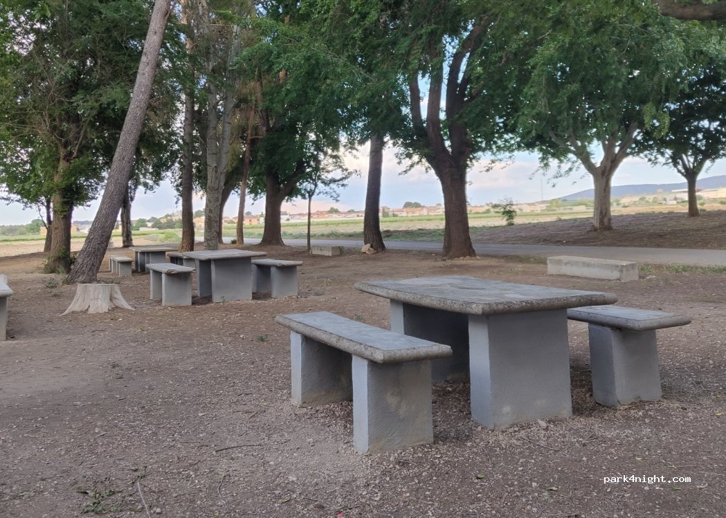 (46635) Fontanars dels Alforins - 31 Plaça Poligono 33 — foto