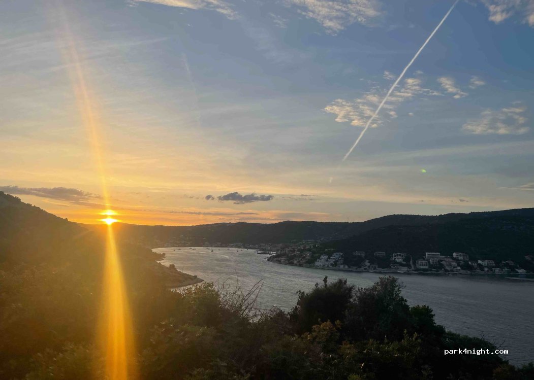 (21226) Vinišće - — foto 2
