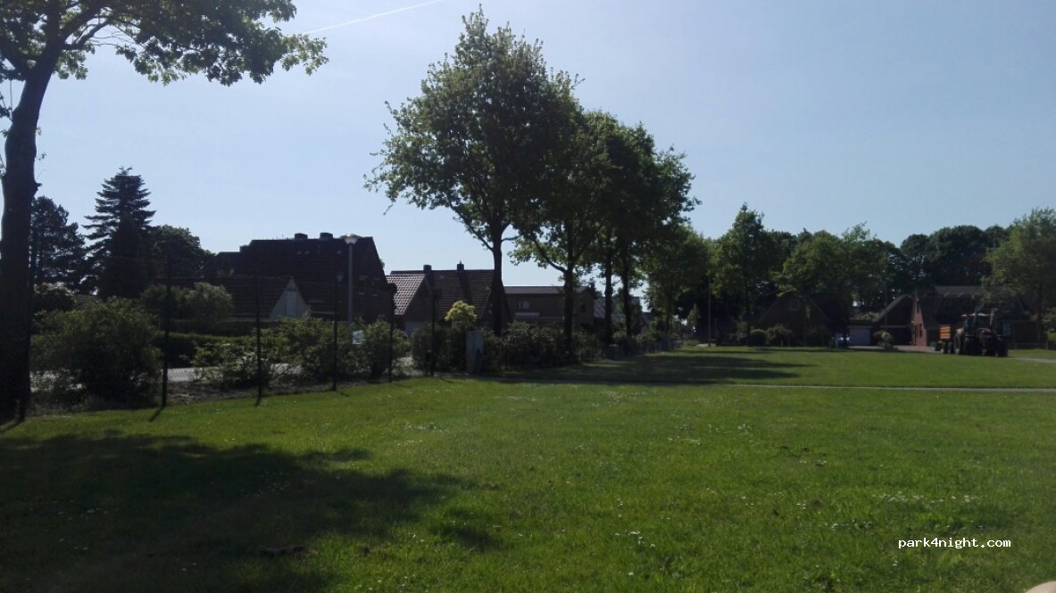 Wohnmobilstellplatz Friedeburg — foto