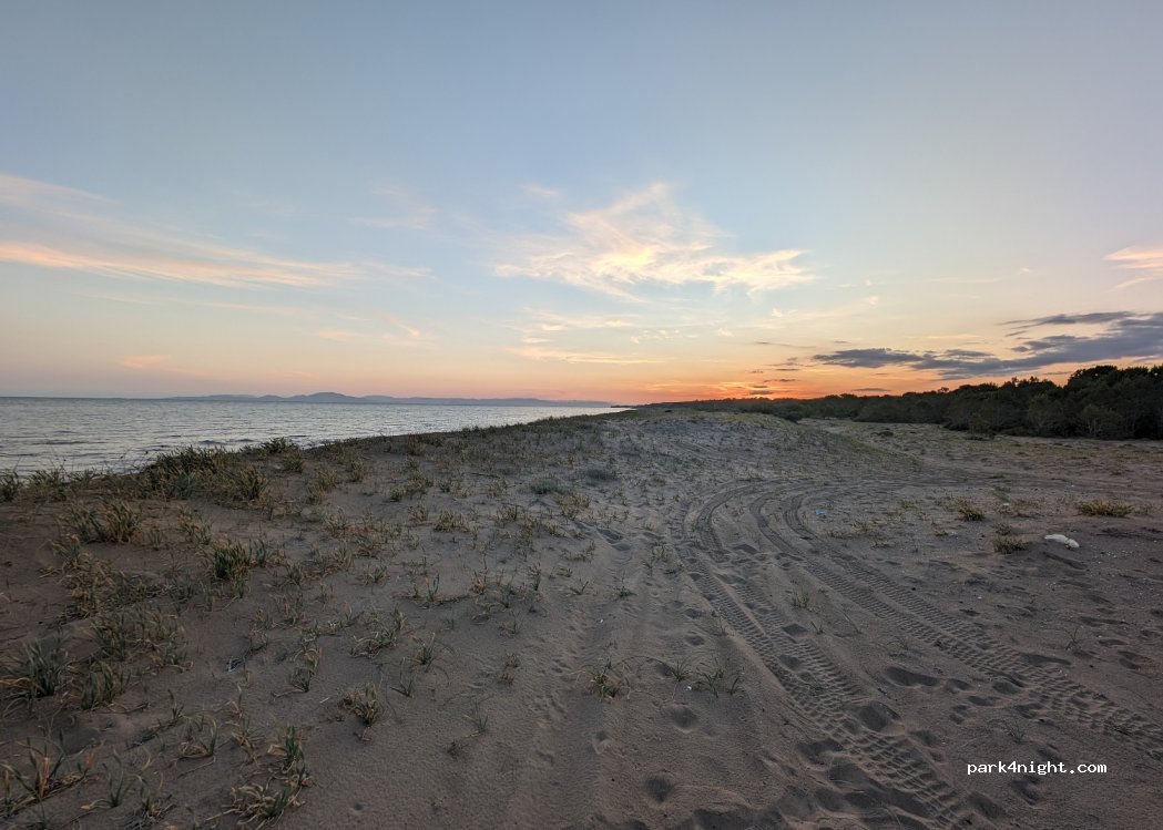 (270 50) Paralia - Unnamed Road — foto