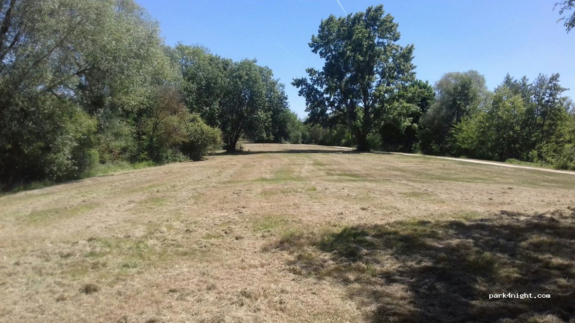 (89500) Villeneuve-sur-Yonne - D606 — foto
