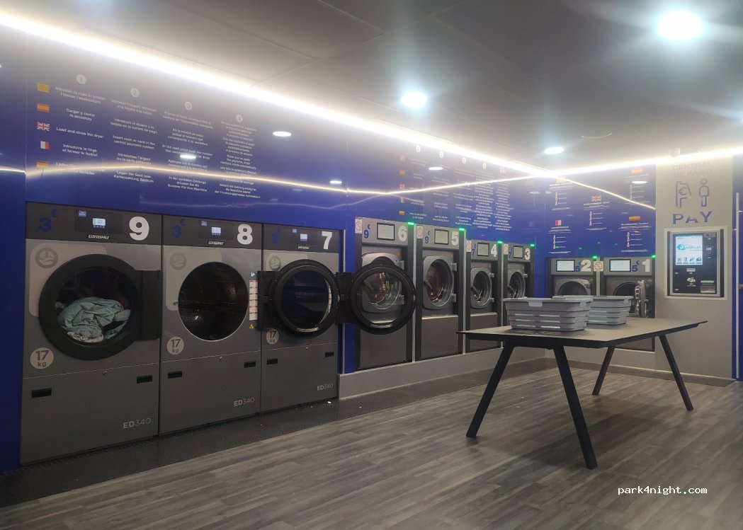 (17487) Empuriabrava - 21c Carrer de la Marinada — foto
