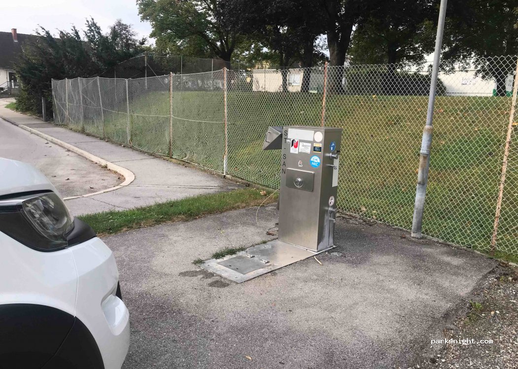 Wohnmobil Stellplatz Stockerau — foto