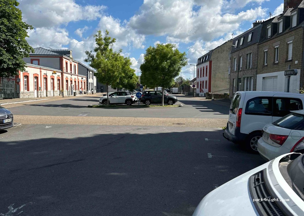 (50300) Avranches - Place de la Gare — foto