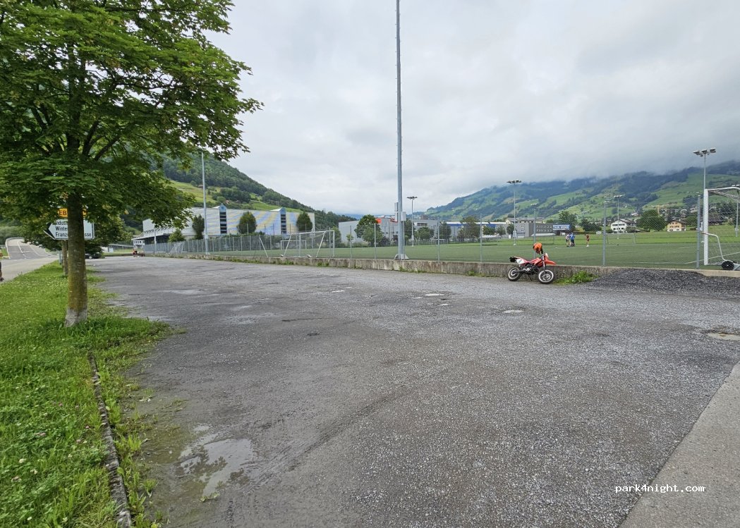 (6438) Schwyz - 82 Muotastrasse — foto