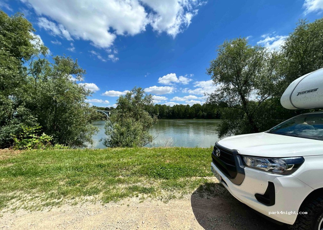 (71700) Tournus - 6 Quai de Saône — foto