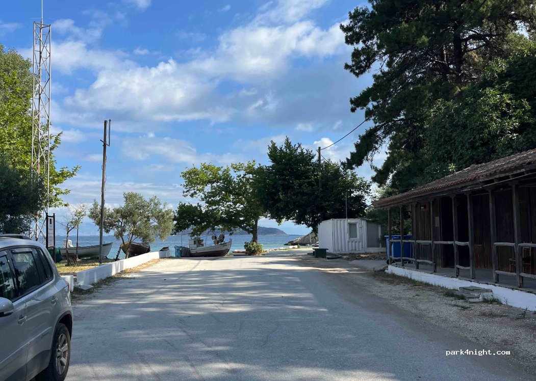 (640 04) Limenas Thassos - 98 Miaouli — foto