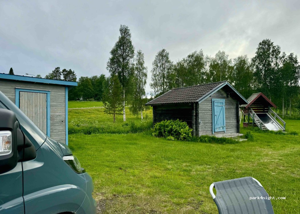 (922 94) Tvärålund - 88 Östra Vägen — foto