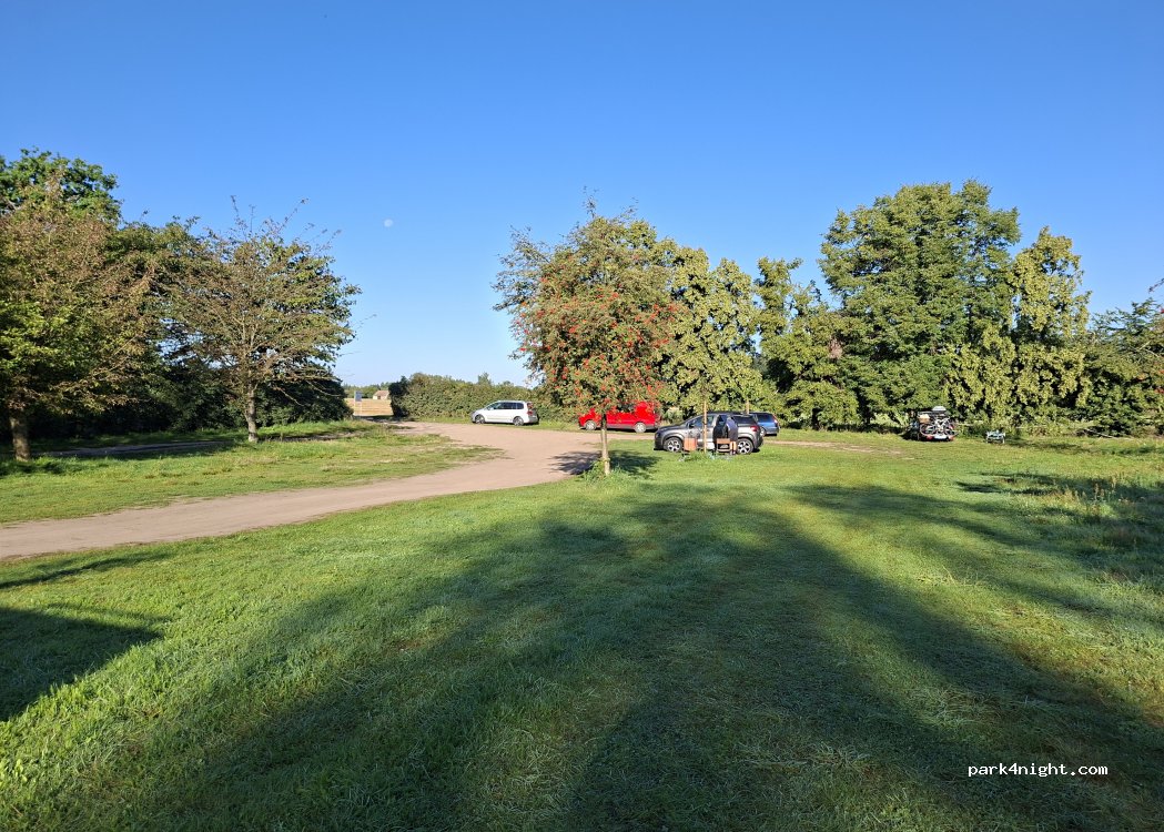 (289 21) Kostomlátky - Unnamed road — foto