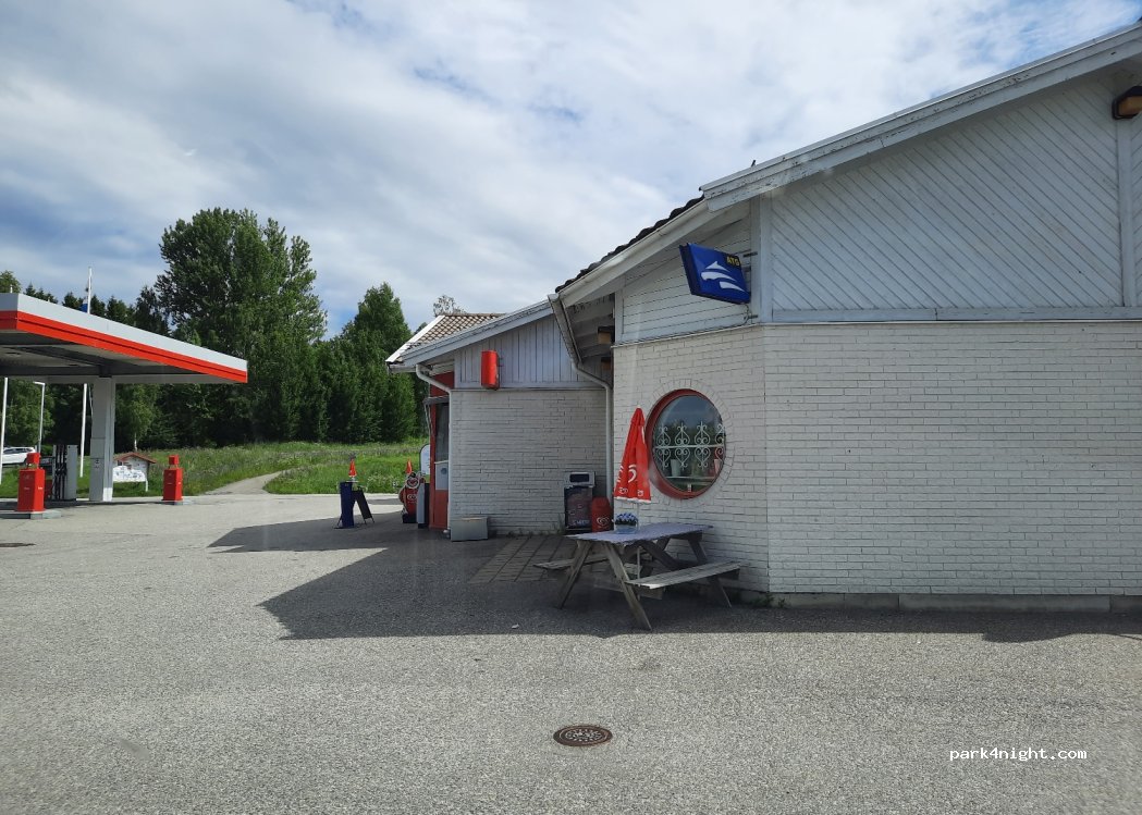 (860 35) Söråker - 1 Centrumvägen — foto